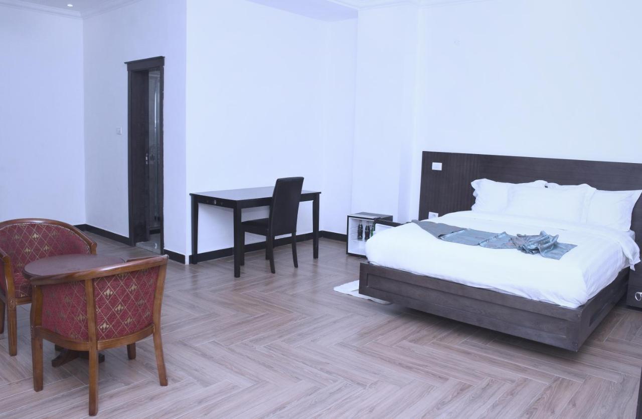 Yellow Apple Hotel Адис Абеба Екстериор снимка